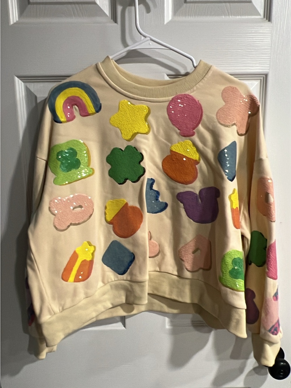 QUEEN OF SPARKLES Cream Sweatshirt with Multicolor Puffy Appliqués